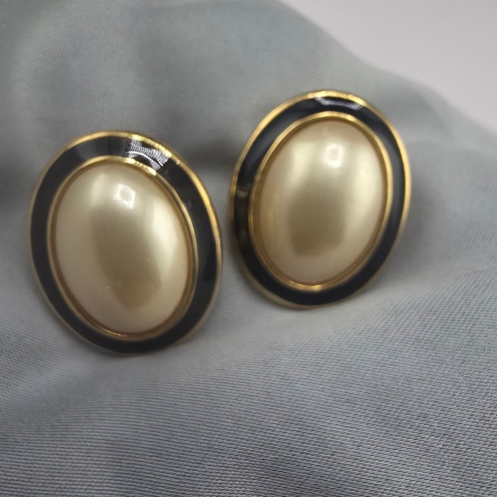 Vintage Carolee Earrings Gold Black Enamel Faux Pearl Oval Post 1in